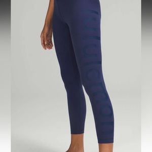 Lululemon logo 25” align in night sea